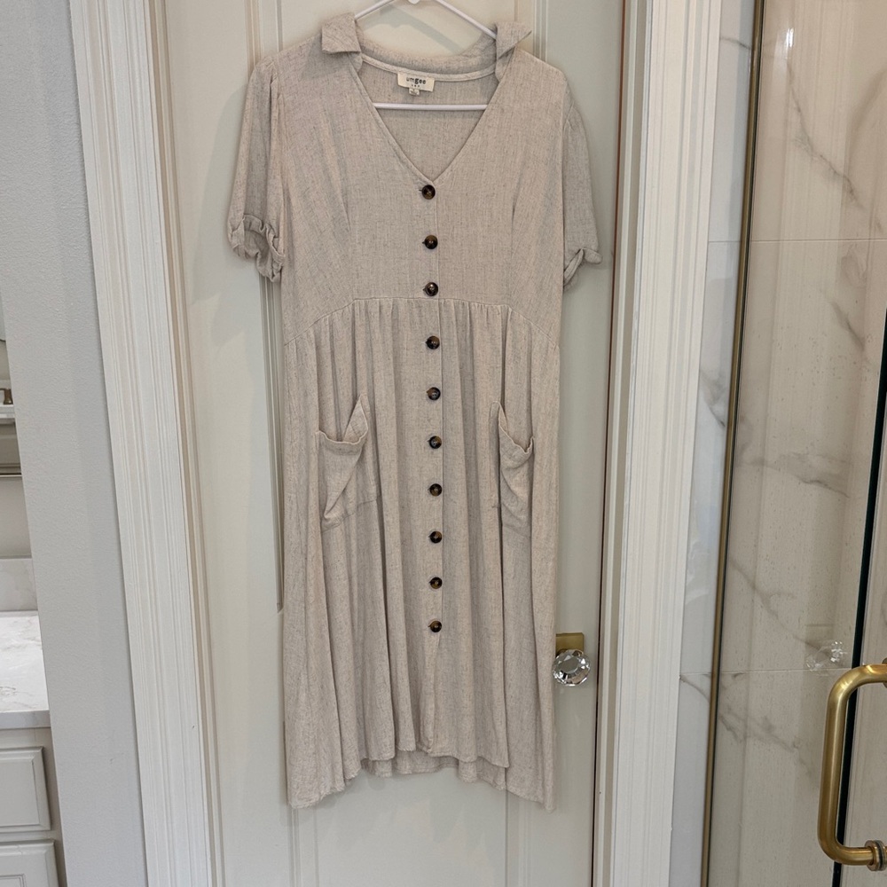 Umgee Cream Button-Down Midi Dress with Pockets never worn